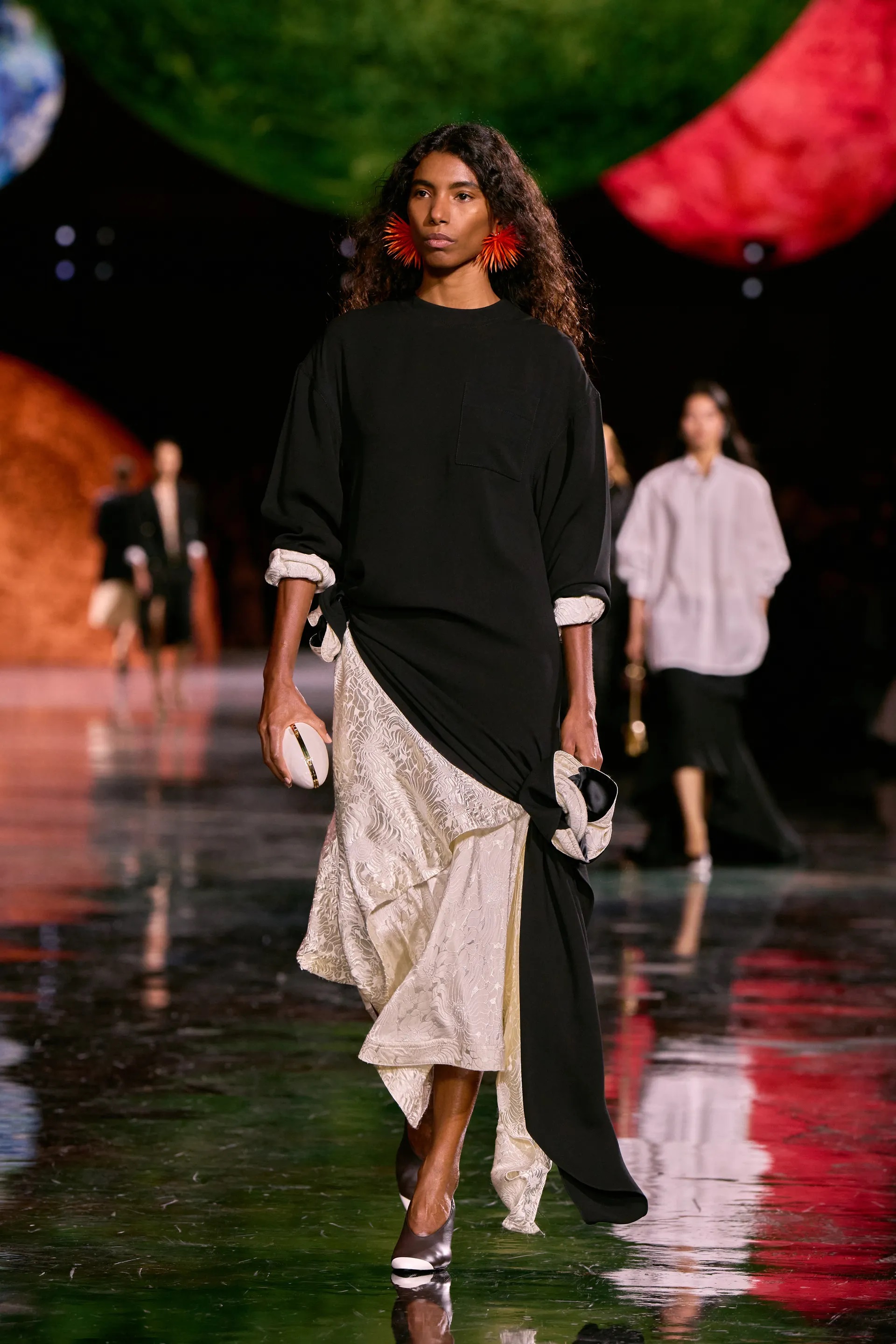 Nova geração de tops brasileiras domina temporada de moda internacional!