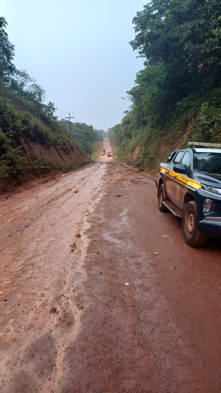 Acidente com caminhão bloqueia BR-210 no Amapá por mais de 14 horas