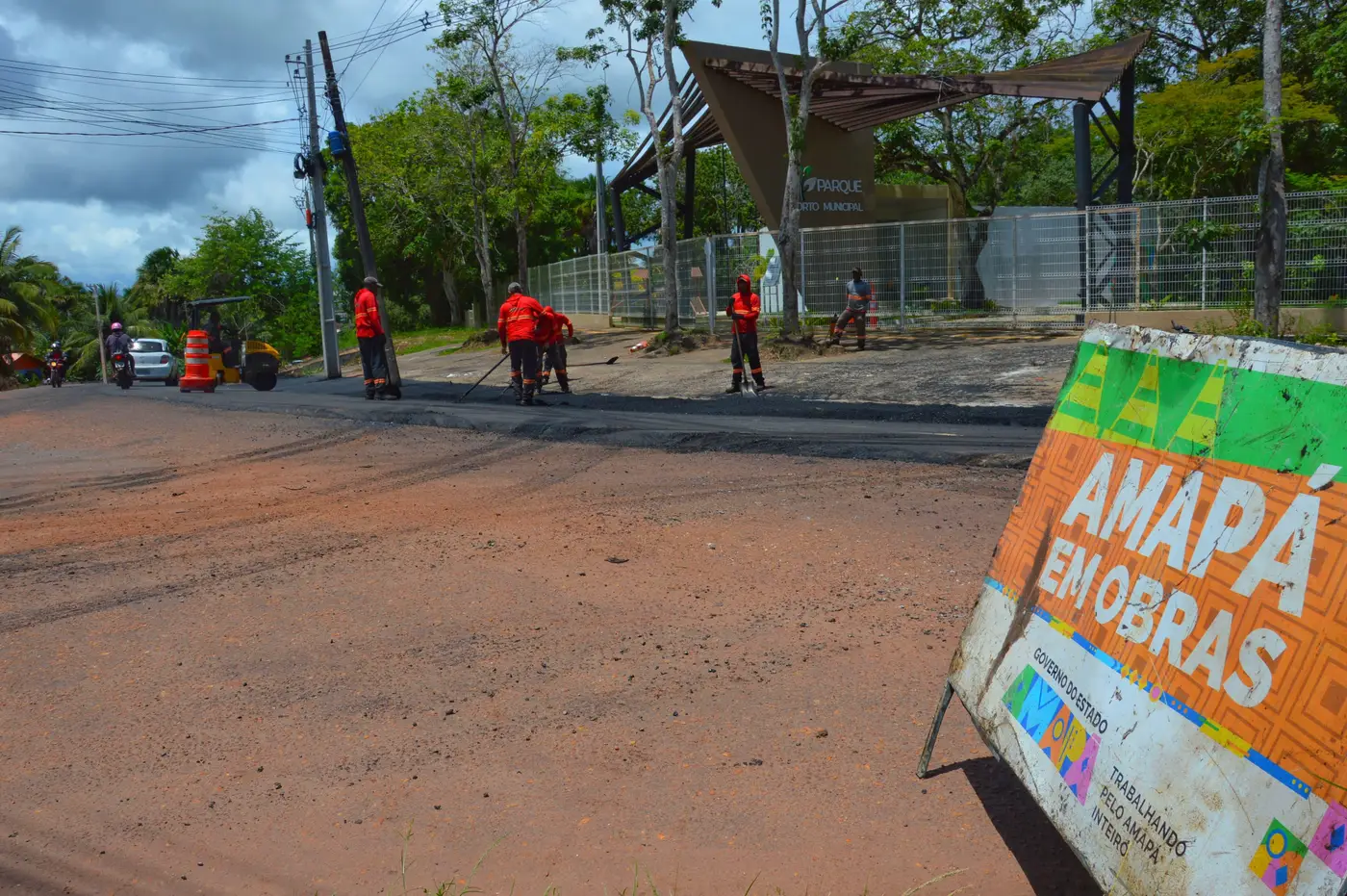 Governo do Amapá avança na integração de bairros da Zona Norte com frentes de pavimentação