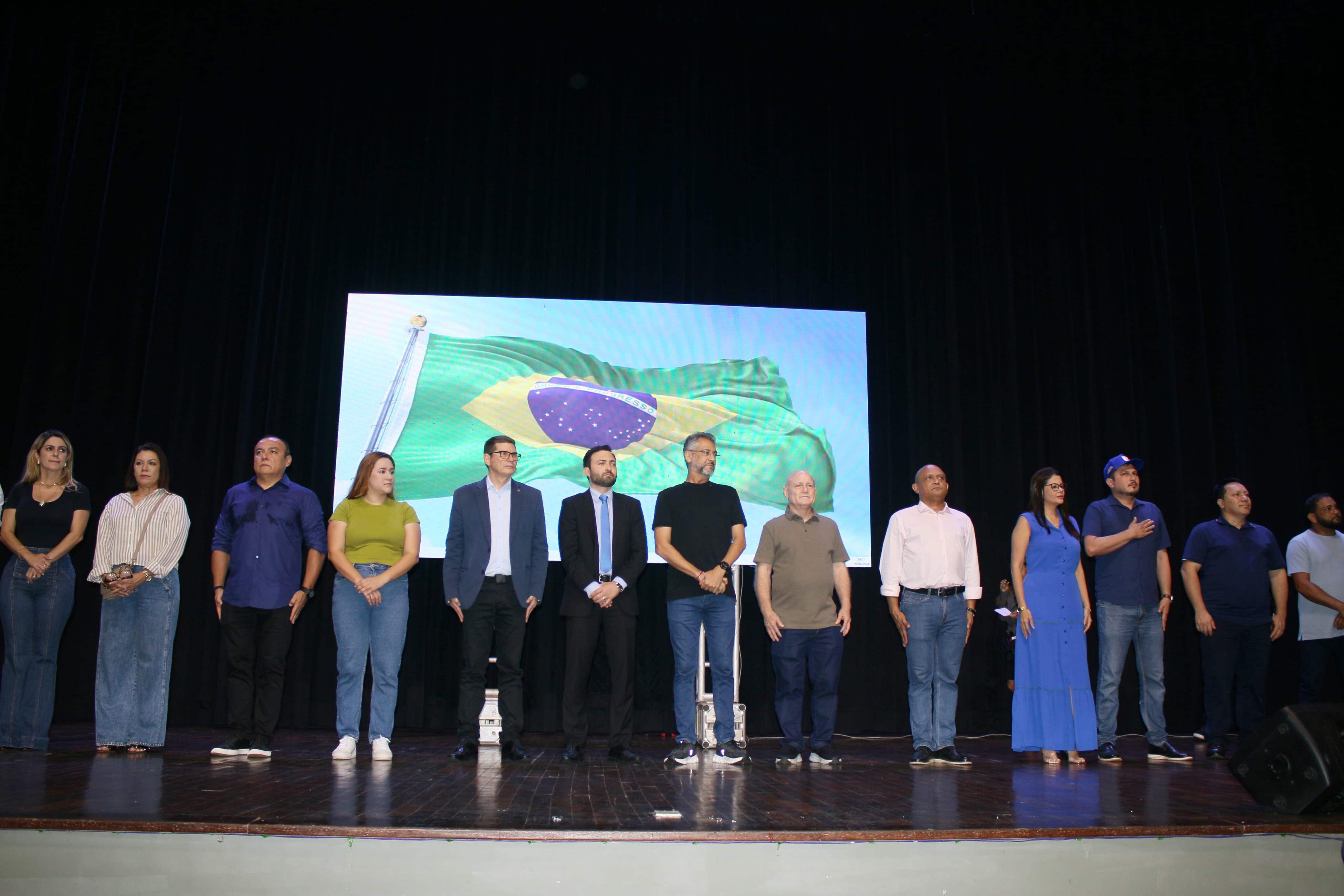 "Vão transformar o programa em realidade positiva, com trânsito de paz", destaca Clécio aos primeiros 500 alunos do Habilita Amapá em Santana