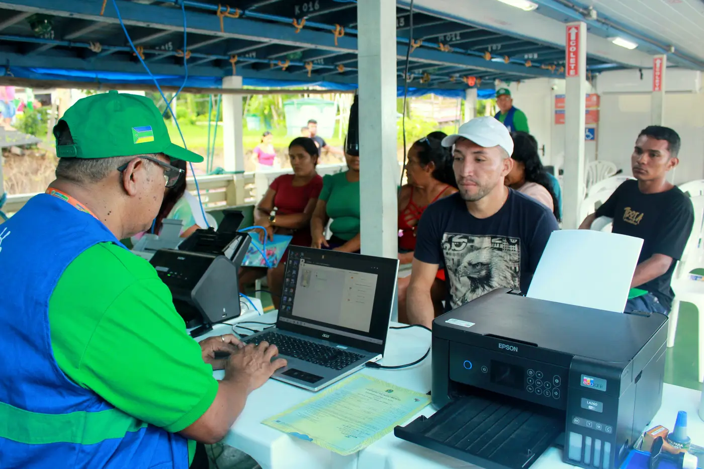 SuperFácil das Águas registra mais de 2,2 mil atendimentos no primeiro dia de ação no Bailique