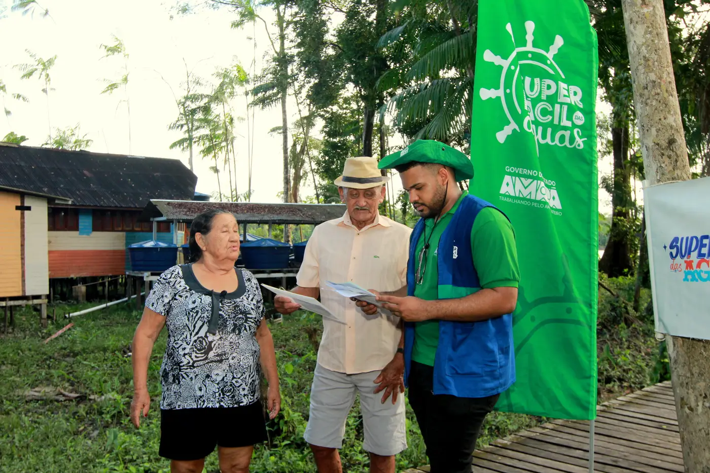 SuperFácil das Águas registra mais de 2,2 mil atendimentos no primeiro dia de ação no Bailique
