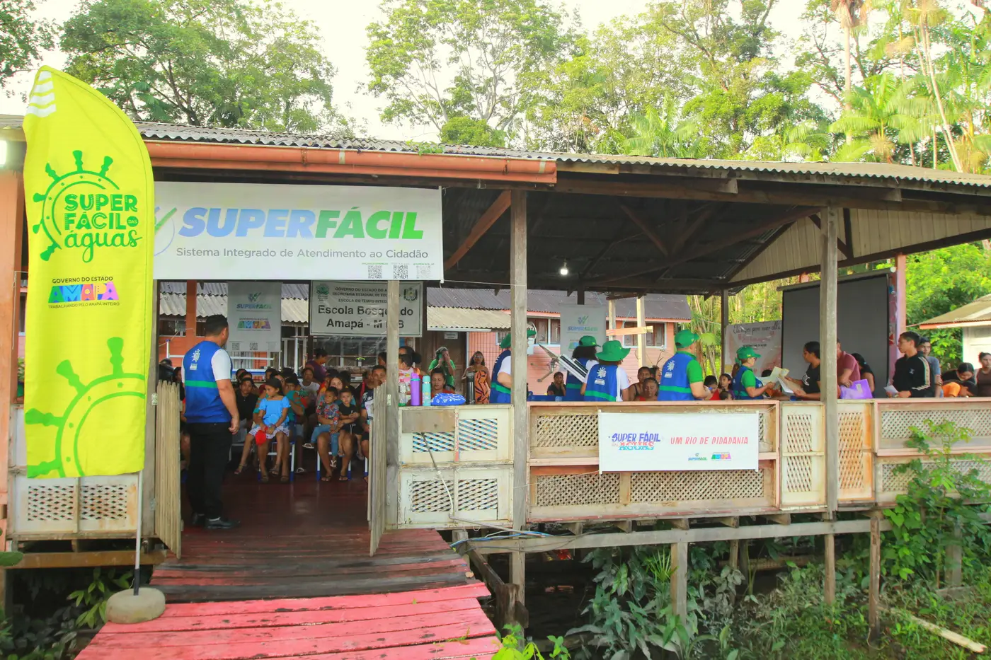 SuperFácil das Águas registra mais de 2,2 mil atendimentos no primeiro dia de ação no Bailique