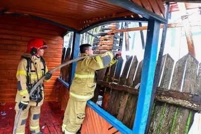 Governo do Estado e Prefeitura de Santana atuam no combate a incêndio na Baixada do Ambrósio