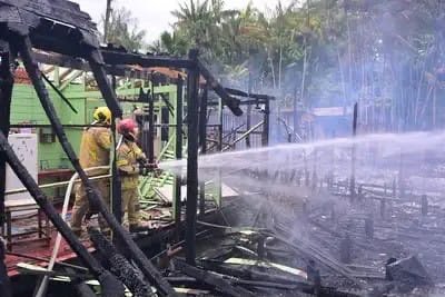 Governo do Estado e Prefeitura de Santana atuam no combate a incêndio na Baixada do Ambrósio