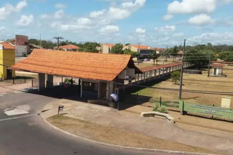 O Encontro dos Espelhos: Uma Conversa sobre a Criança Interior