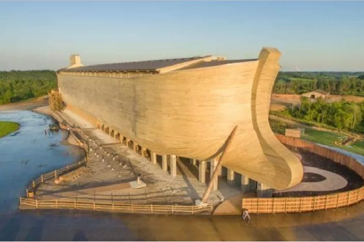 A ARCA QUE SALVOU A HUMANIDADE DA EXTINÇÃO