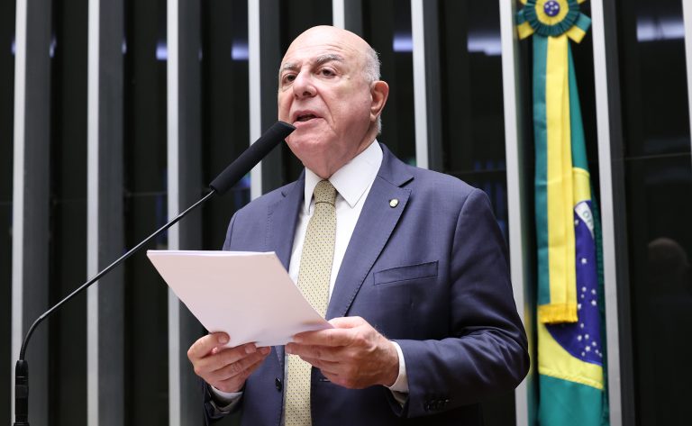 Câmara aprova projeto que torna permanentes os incentivos para a indústria da reciclagem - Notícias