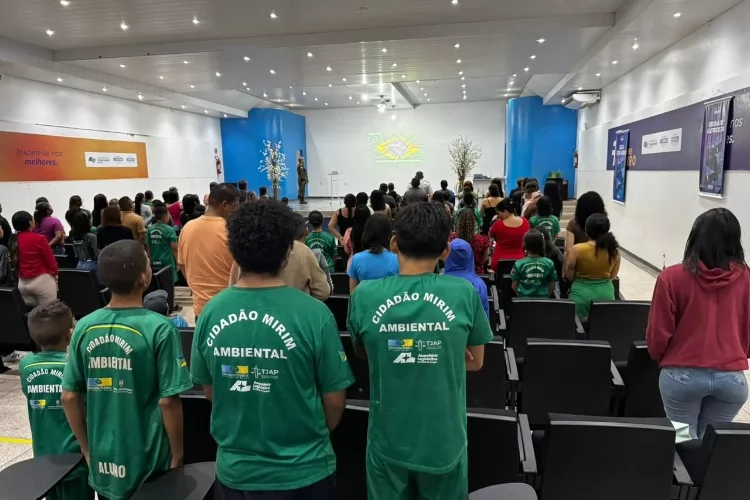 Prefeitura de Santana participa da solenidade de encerramento dos projetos sociais do Batalhão Ambiental