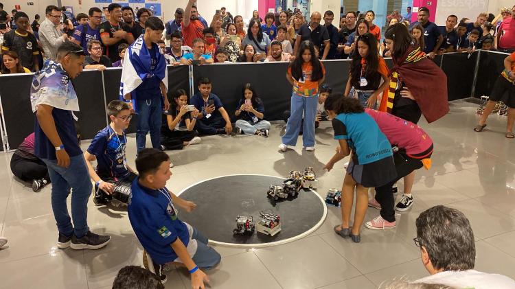 Estudantes de Pedra Branca conquistam título nacional em torneio de robótica e garantem vaga no mundial