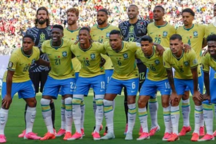 Hino brasileiro é eleito o mais bonito da Copa de 2026 e especialista analisa impacto na identidade regional