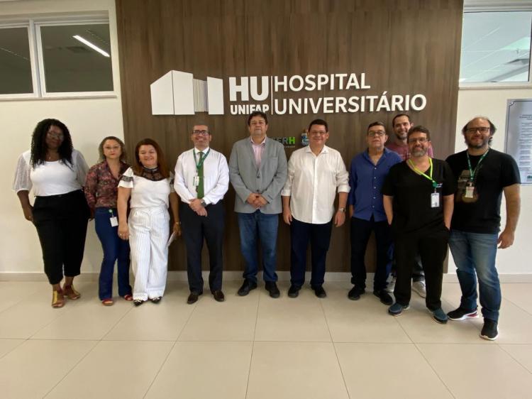 “Conhecemos a enorme estrutura médica hospitalar da Unifap”, disse o presidente Josiel Alcolumbre, a convite do Reitor Júlio Sá