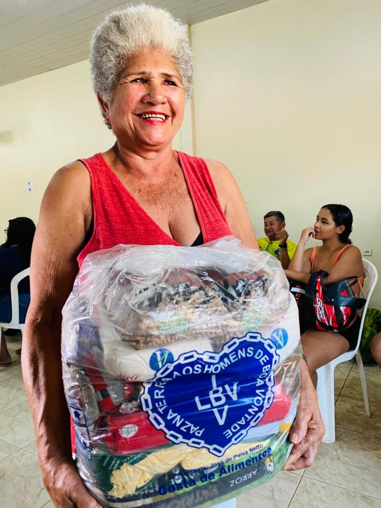 LBV entrega mais de 5 toneladas de alimentos no Amapá