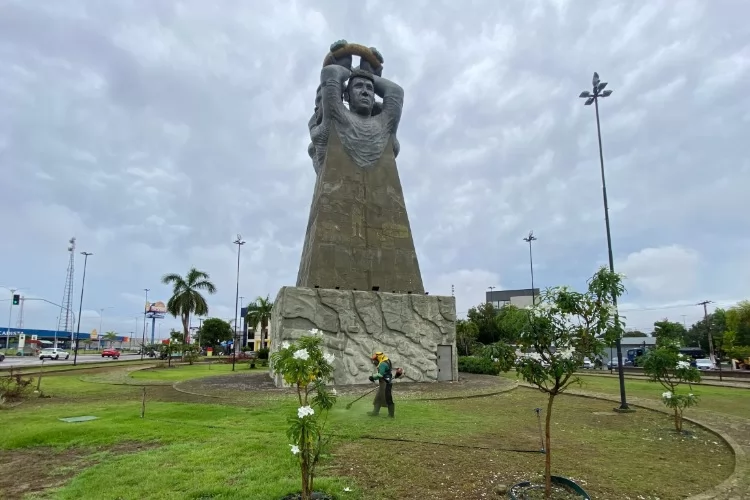 Prefeitura de Macapá intensifica serviços de limpeza e zeladoria em praças e parques da capital
