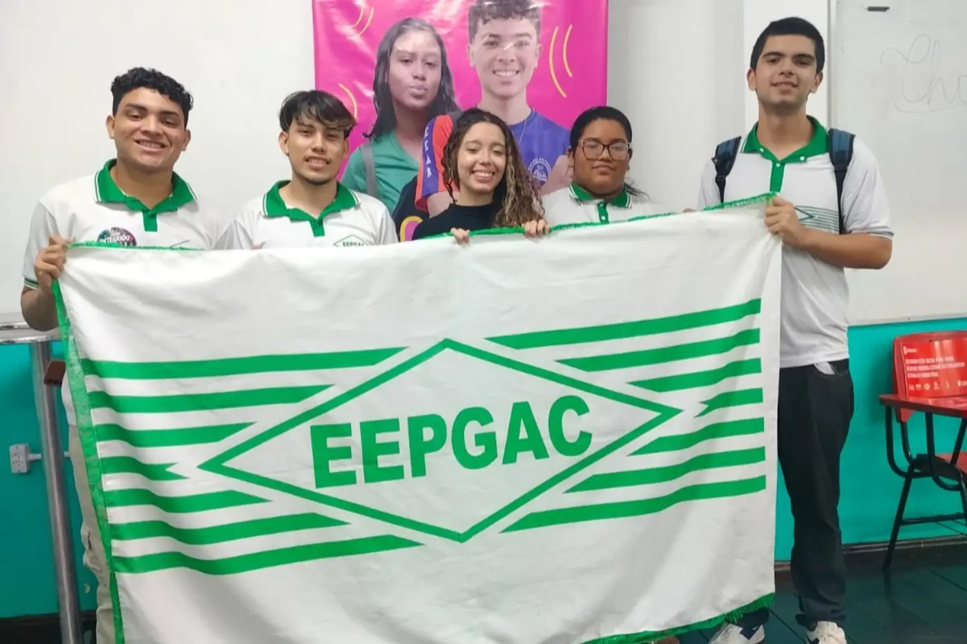 'Chapa Prisma' vence eleição do Grêmio Estudantil da Escola Gabriel de Almeida Café com 406 votos