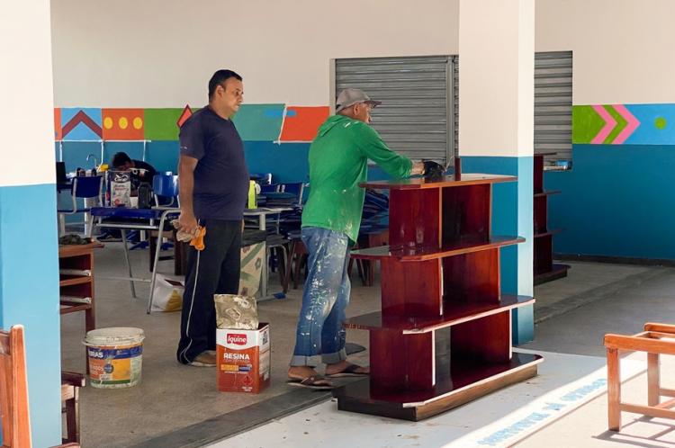 Na reta final da reforma, Escola Augusto dos Anjos ganha pintura e mobília para receber mais de mil estudantes, em Macapá