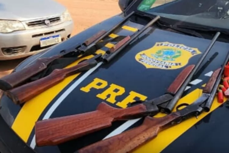 PRF apreende quatro espingardas e munições em fiscalização na BR-156, em Mazagão