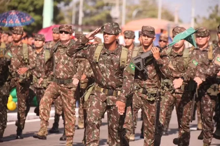 Macapá marca Independência do Brasil com desfile cívico-militar no Sambódromo