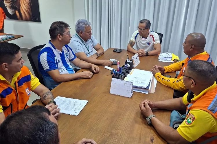 Prefeitura de Macapá mobiliza equipes e discute ações emergenciais após fortes chuvas desde a madrugada