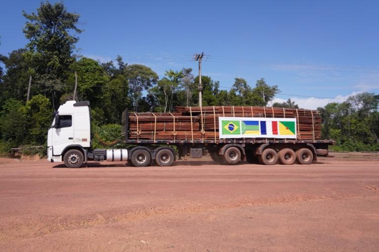 Amapá inicia exportação histórica de madeira sustentável para a Guiana Francesa