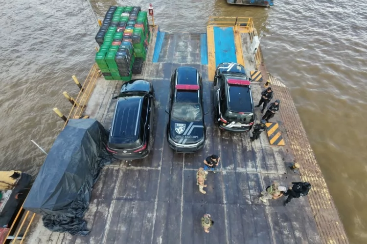 Polícia Civil realiza ações preventivas e ostensivas no Porto do Grego, em Santana