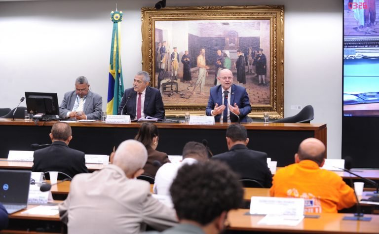 Trabalhadores defendem aprovação de projeto que muda regras da aposentadoria especial