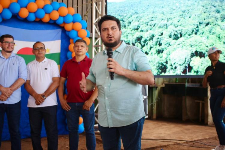 Governador Clécio Luís entrega 32 autorizações para manejo florestal sustentável no Amapá