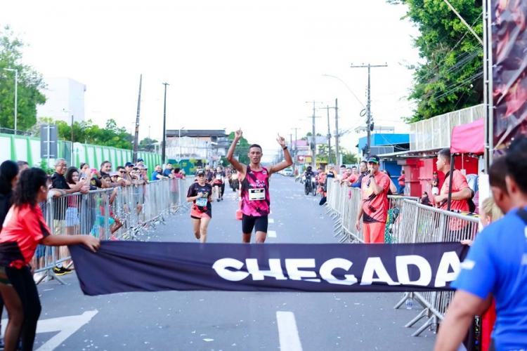 Mais de 2 mil atletas participam da 46ª edição da Corrida do Fogo