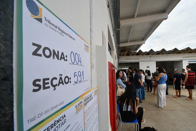 Domingo é dia de votar: eleitores voltam às urnas para escolher presidente