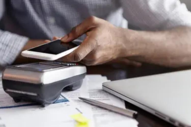 Falta de controle financeiro em tempo real atinge 12,6 milhões de empresas no Brasil