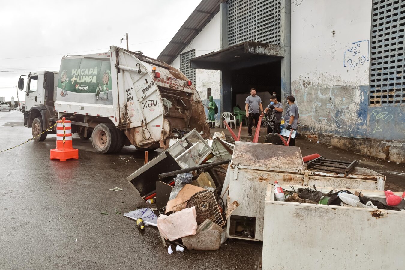 Mutirão reorganiza Mercado do Peixe e prepara espaço para futuras melhorias em Macapá