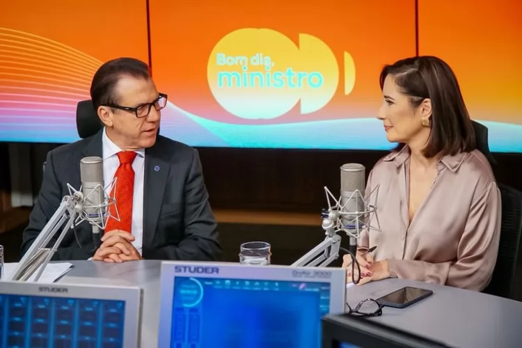 Ministro Luiz Marinho destaca, em entrevista, os números do Novo Caged: mais de 228 mil empregos gerados em março