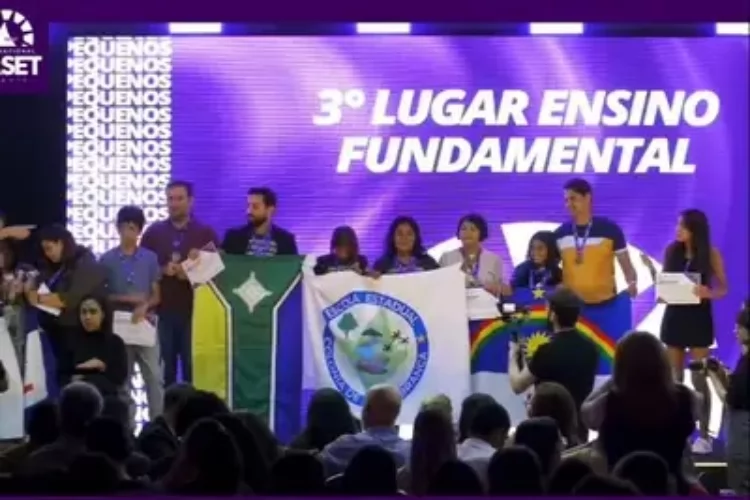 Governo do Amapá impulsiona jovens cientistas e leva escola pública de Serra do Navio ao pódio nacional