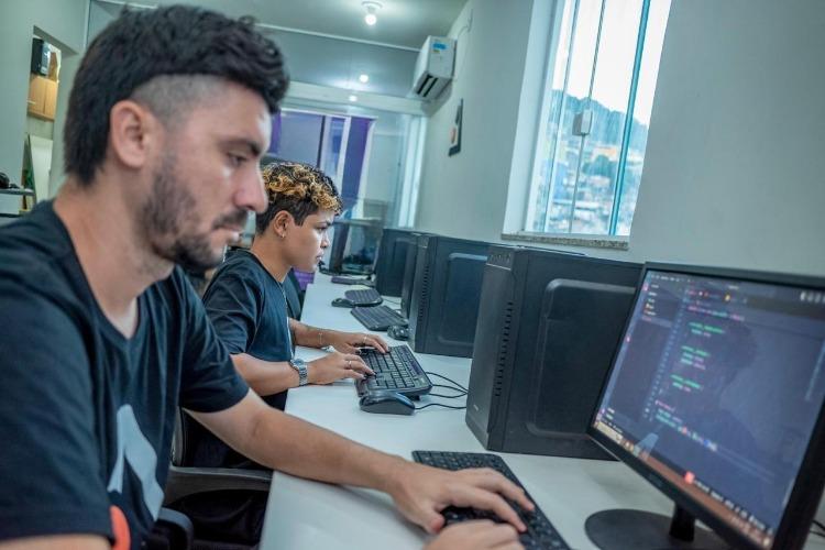 Jovens de baixa renda de todo Brasil terão acesso gratuito ao mercado de Tecnologia 