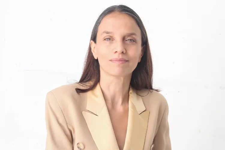 Gisele Bündchen, Isabeli Fontana, Lais Ribeiro, Ana Beatriz Barros e mais supermodelos surgem em retratos no início da carreira