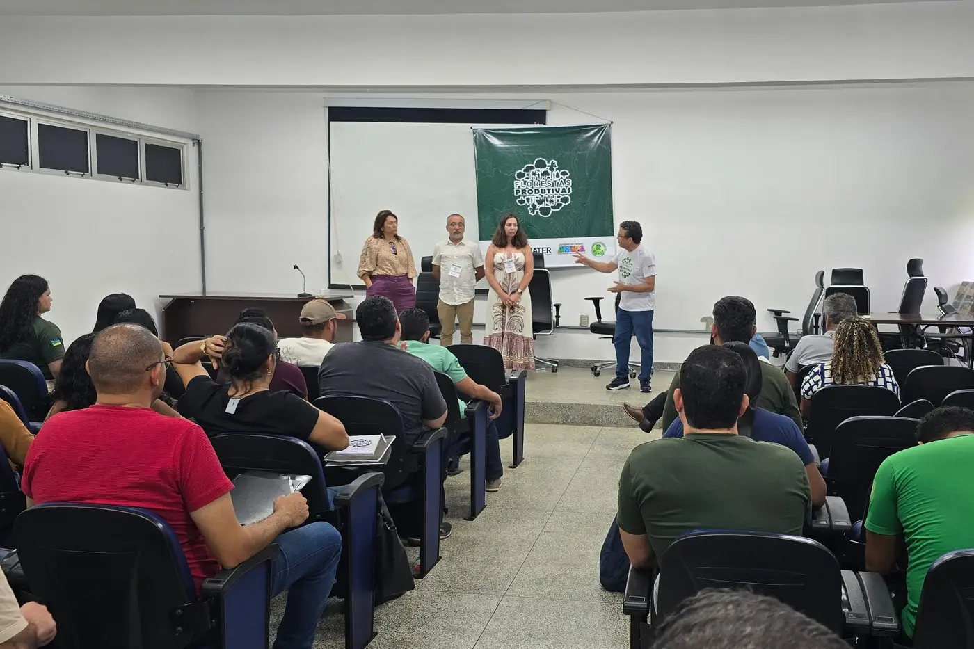 Governo do Amapá promove curso Instrumental Florestas Produtivas para fortalecer restauração ambiental e geração de renda no campo