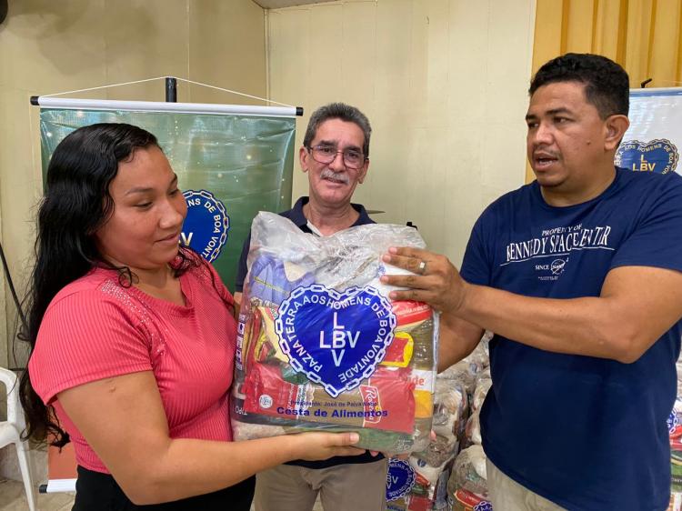 LBV entrega mais de 5 toneladas de alimentos no Amapá