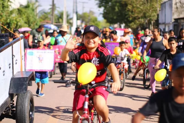 Mais de 600 pessoas participam do 1º Passeio Ciclístico do Centro de Educação Professor Bigú
