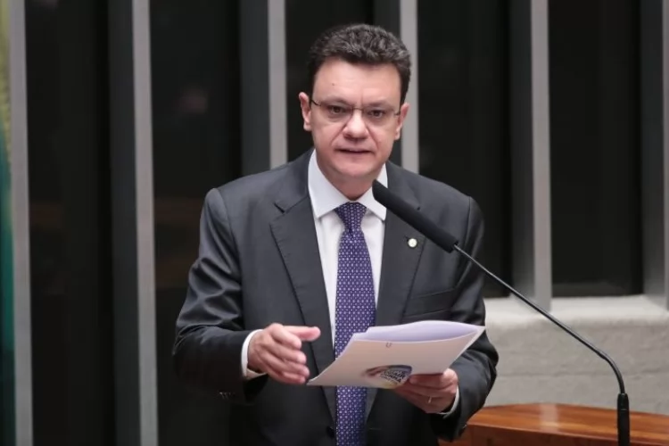Câmara elege Odair Cunha para vaga de ministro do TCU