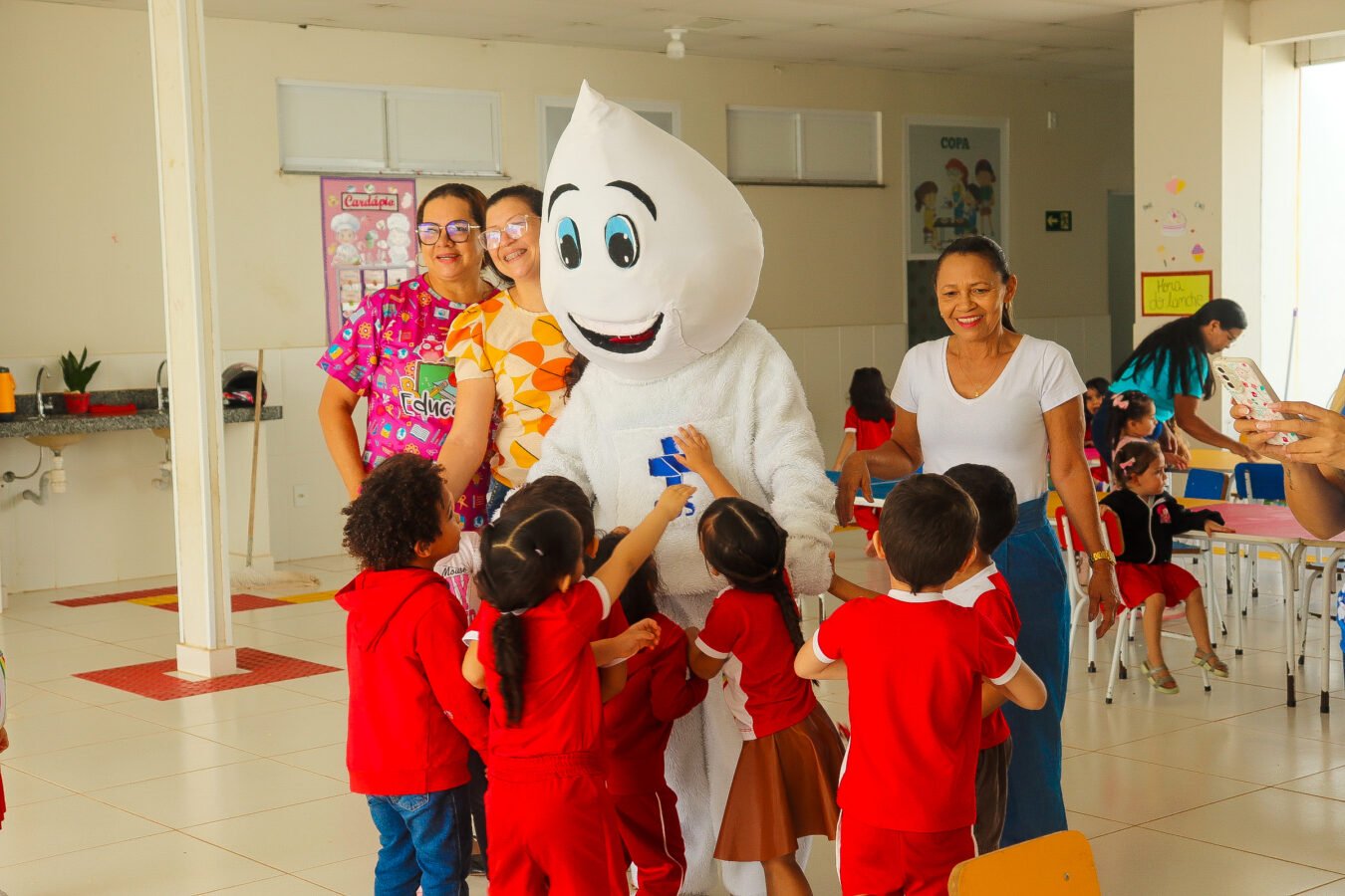 Prefeitura de Macapá inicia vacinação nas escolas para atualizar caderneta de crianças e adolescentes