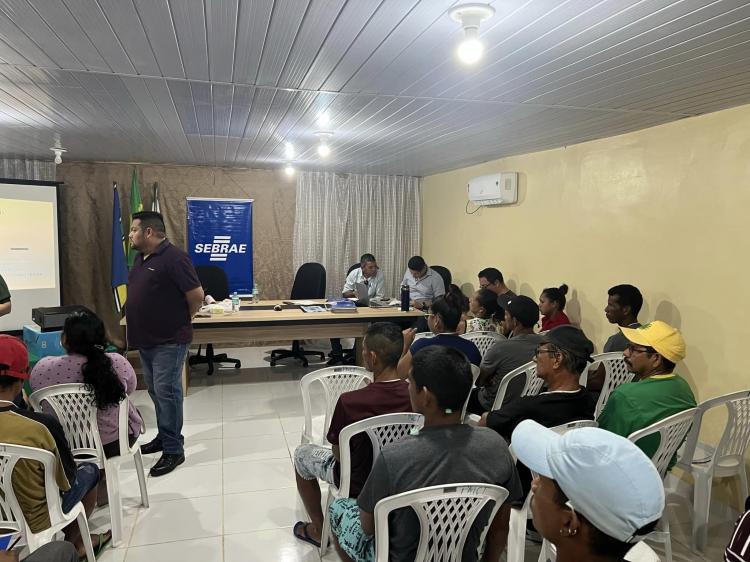 Empreendedores de Cutias participam de curso de boas práticas no manejo de açaí