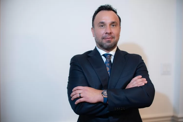 Impressão 3D ganha tração como negócio digital e entra no radar de brasileiros que buscam renda em dólar e visto nos EUA