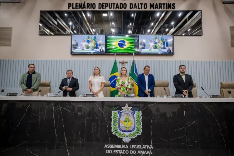 Gestores públicos de saúde são homenageados na Assembleia