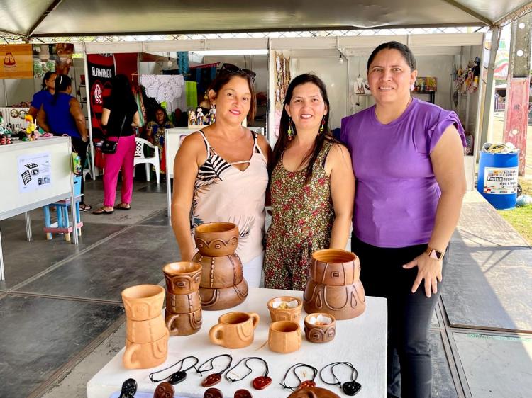 Artesãos exibem cultura e tradição na Festa de São Tiago com peças criadas com apoio do Sebrae