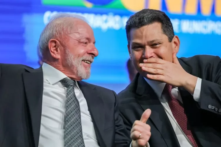 Com petróleo confirmado no Amapá, Alcolumbre vira 