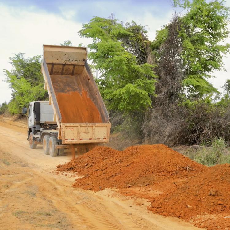 Prefeitura intensifica serviço de recuperação de ramais de acesso a comunidades agrícolas