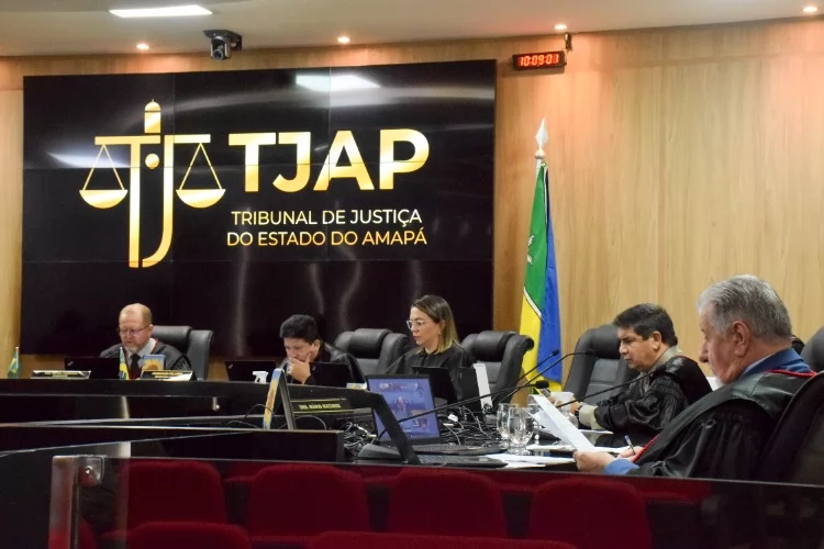Professora garante na Justiça direito de acumular cargos públicos no Amapá