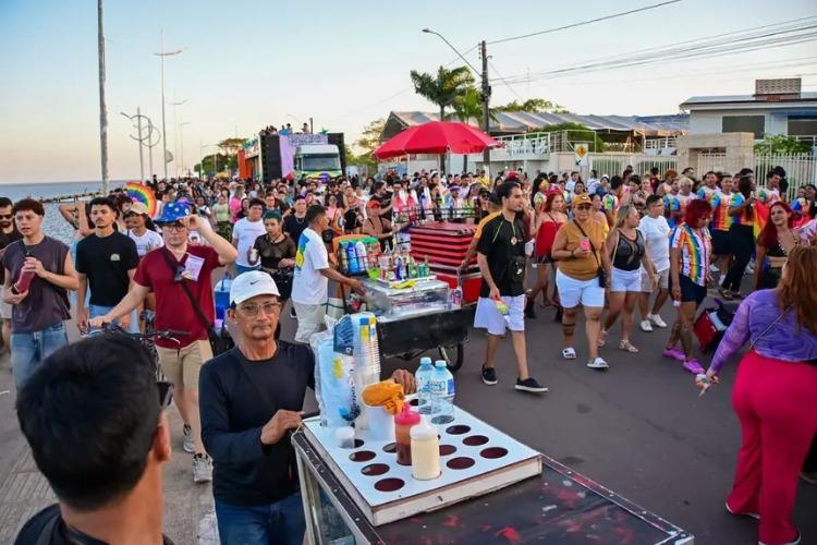 Orla de Macapá vira palco de cores, luta e celebração na 26ª Parada do Orgulho LGBTQIAPN+