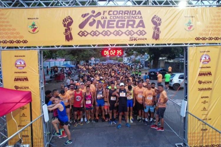 Mais de 600 pessoas participam da 1ª Corrida da Consciência Negra, em Macapá