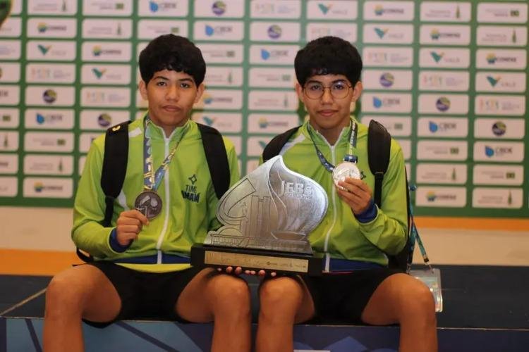 Irmãos de escola estadual do Amapá conquistam ouro e bronze no tênis de mesa nos Jogos Escolares 2026